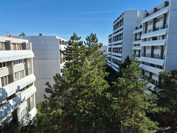Appartement Saint Germain En Laye 3 pièce(s) 70 m2 235 000 € **  - Référence  18802