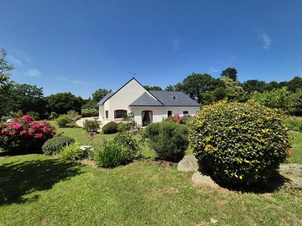 Maison contemporaine rare à Quintin Plain-pied avec jardin