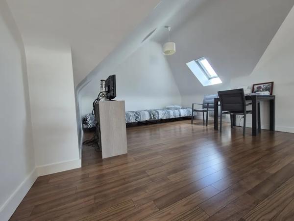 Maison contemporaine rare à Quintin Plain-pied avec jardin