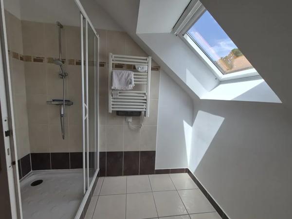 Maison contemporaine rare à Quintin Plain-pied avec jardin
