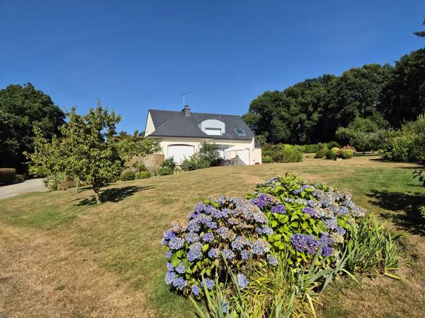 Maison contemporaine rare à Quintin Plain-pied avec jardin
