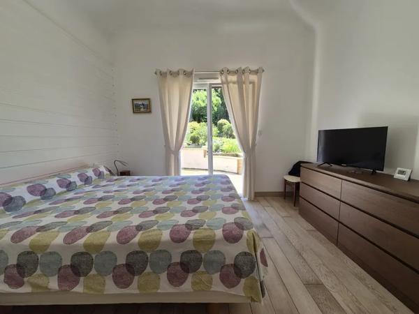 Maison contemporaine rare à Quintin Plain-pied avec jardin