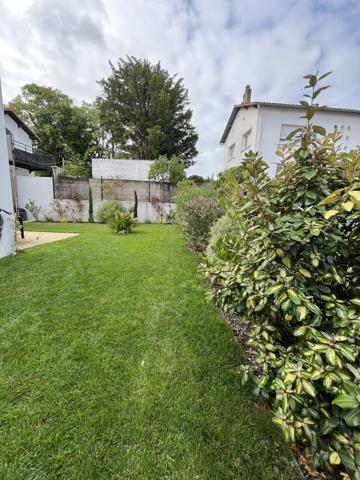 Maison
                                                                                                                                                                                                                                                                                                                        4 pièce(s)                                                                                                                                                                                                          3 chambre(s)                                                                                                                                                                                                          102.6  m²