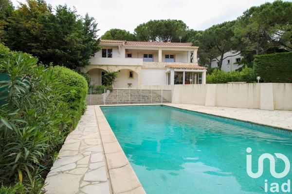 Maison 7 pièces de 269 m² à Langlade (30980)