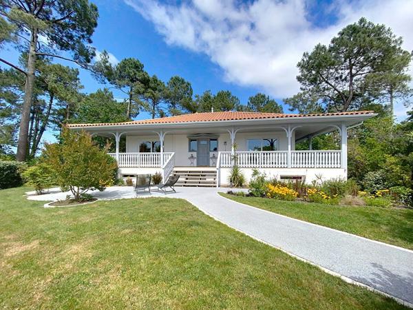 La Teste de Buch ! Maison familiale de 222 m2, garage de 68 m2, parcelle 1175 m2 !