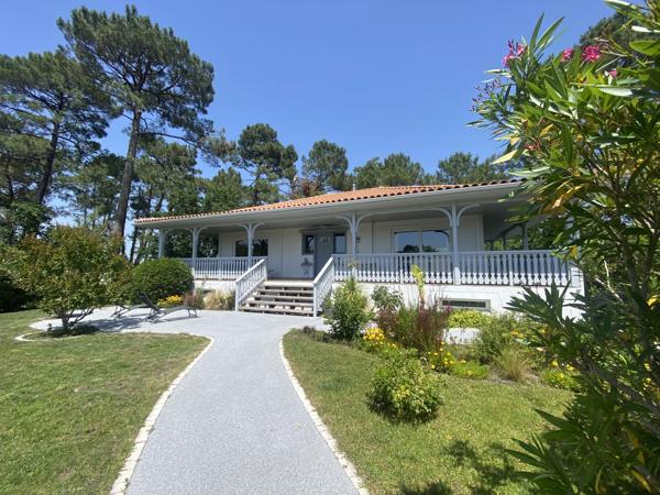 La Teste de Buch ! Maison familiale de 222 m2, garage de 68 m2, parcelle 1175 m2 !