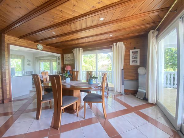 La Teste de Buch ! Maison familiale de 222 m2, garage de 68 m2, parcelle 1175 m2 !