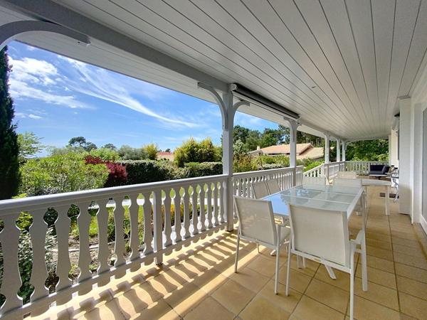 La Teste de Buch ! Maison familiale de 222 m2, garage de 68 m2, parcelle 1175 m2 !