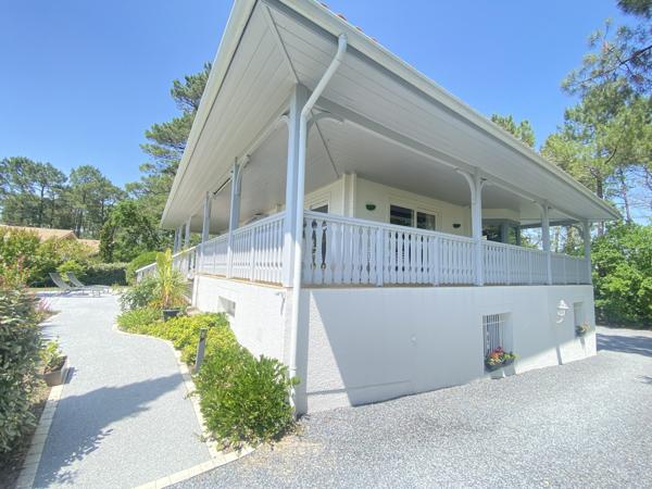La Teste de Buch ! Maison familiale de 222 m2, garage de 68 m2, parcelle 1175 m2 !