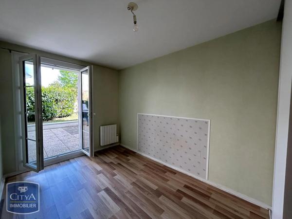 Appartement à louer 3 pièces 65.84m² Blois (41000)
