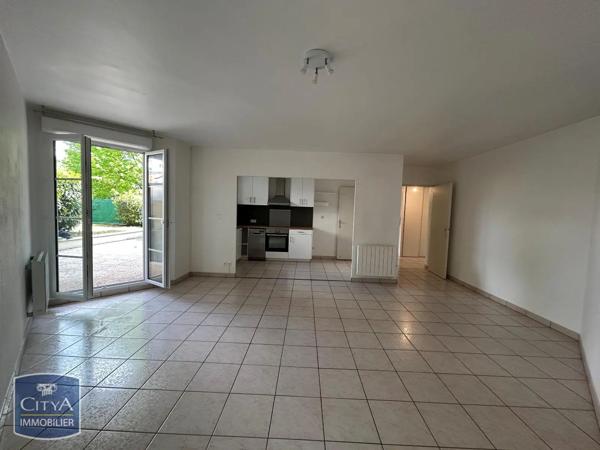 Appartement à louer 3 pièces 65.84m² Blois (41000)