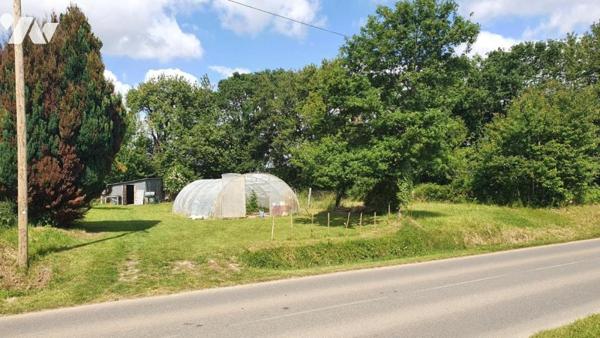 Maison d'habitation dans hameau en campagne