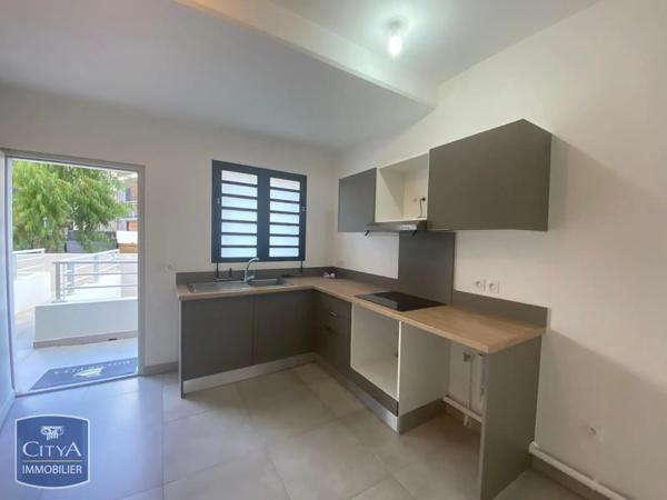 Appartement à louer 3 pièces 62.86m² Saint-Paul (97435)