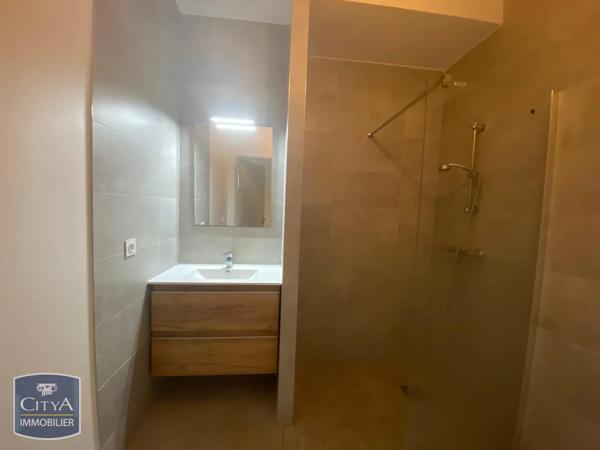 Appartement à louer 3 pièces 62.86m² Saint-Paul (97435)