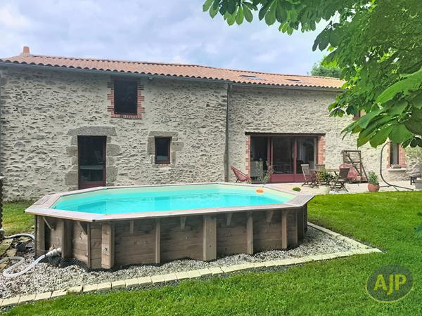 Vente maison Les Brouzils : 368 000 € - AJP Immobilier Montaigu