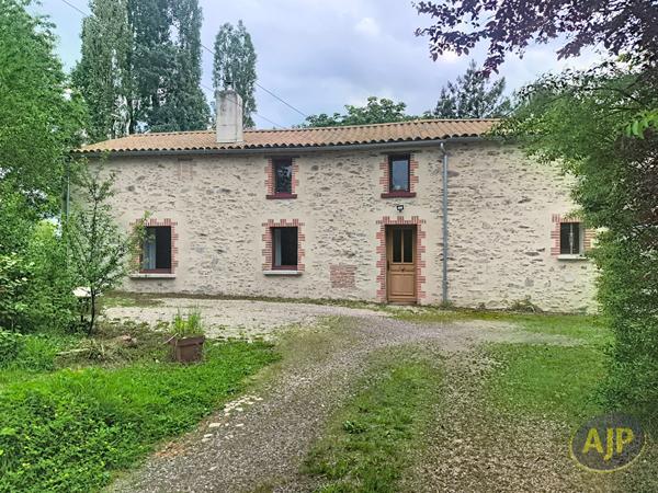 Vente maison Les Brouzils : 368 000 € - AJP Immobilier Montaigu