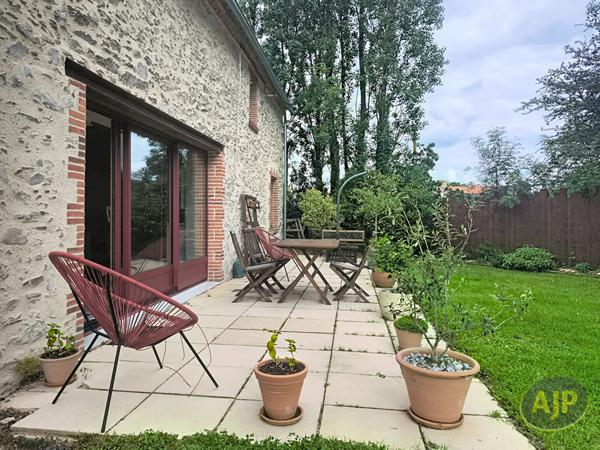 Vente maison Les Brouzils : 368 000 € - AJP Immobilier Montaigu