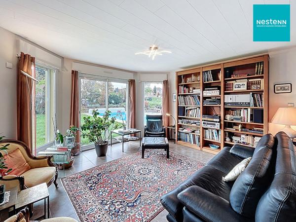 Maison Montbrison 6 pièce(s) 150 m² - terrain clôturé et arboré - piscine