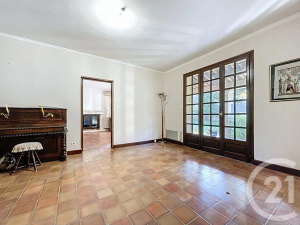 Maison à vendre  7 pièces - 202 m 2   BAGNOLS SUR CEZE  - 30