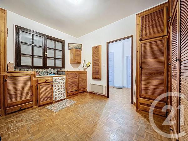 Maison à vendre  7 pièces - 202 m 2   BAGNOLS SUR CEZE  - 30