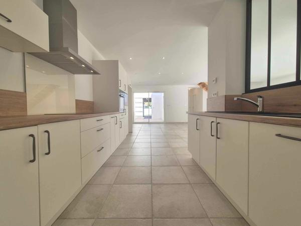 Dpt Charente Maritime (17), à vendre LA TREMBLADE maison 3 chambres - terrain de 534 m²