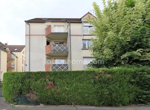 CHAMBLY (60) - Appartement 2 pièces avec parking et cave