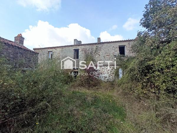 ENSEMBLE IMMOBILIER A RÉNOVÉ ENTIÈREMENT