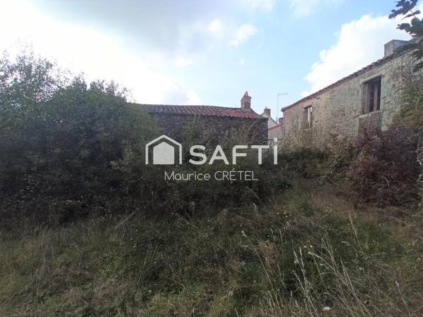 ENSEMBLE IMMOBILIER A RÉNOVÉ ENTIÈREMENT