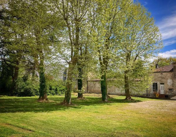 Domaine de Caractère du XIXe Siècle, opportunité d'investissement dans le Gers : Idéal Gîtes, Chambres d'Hôtes et Événementiel
