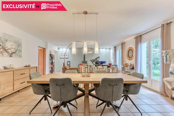 Maison Camblanes Et Meynac 6 pièce(s) 184 m2 jardin piscine