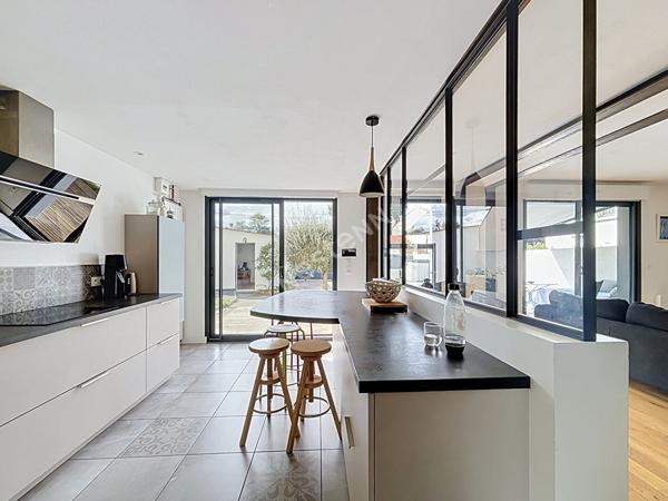 Maison 7 pièces à vendre à Rezé  secteur Chêne creux - avec piscine et garage