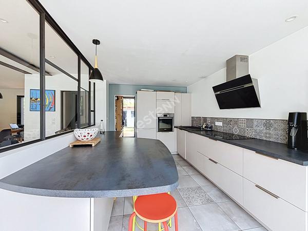 Maison 7 pièces à vendre à Rezé  secteur Chêne creux - avec piscine et garage