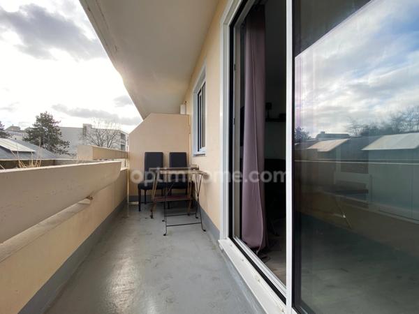 Appartement F1 cosy à vendre CAEN - Balcon - Parking - Local à vélos - Proche des lycées et commerces - Au Calme.