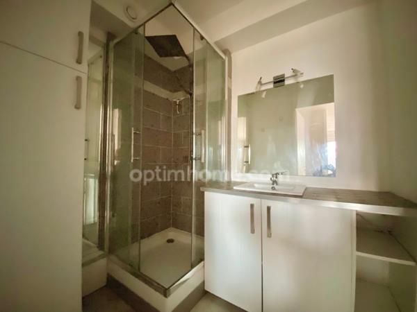 Appartement F1 cosy à vendre CAEN - Balcon - Parking - Local à vélos - Proche des lycées et commerces - Au Calme.