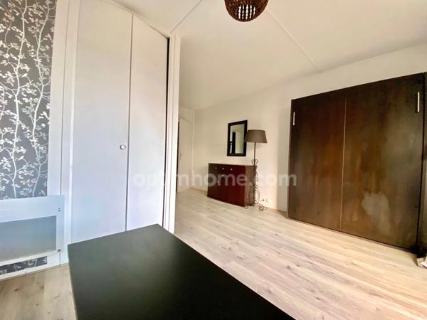 Appartement F1 cosy à vendre CAEN - Balcon - Parking - Local à vélos - Proche des lycées et commerces - Au Calme.