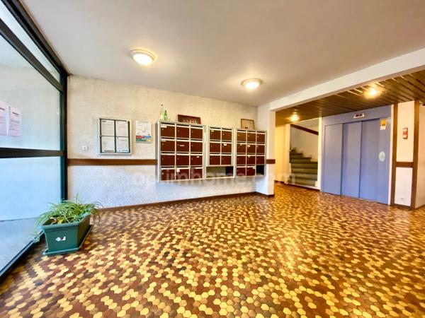 Appartement F1 cosy à vendre CAEN - Balcon - Parking - Local à vélos - Proche des lycées et commerces - Au Calme.