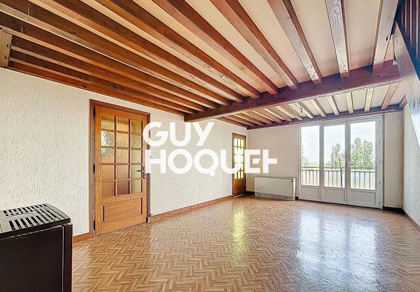 Immeuble avec Appartement type 4 + Atelier 178 m² + Garages et terrain de 330 m² environ - 71570 ROMANECHE-THORINS