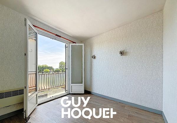 Immeuble avec Appartement type 4 + Atelier 178 m² + Garages et terrain de 330 m² environ - 71570 ROMANECHE-THORINS