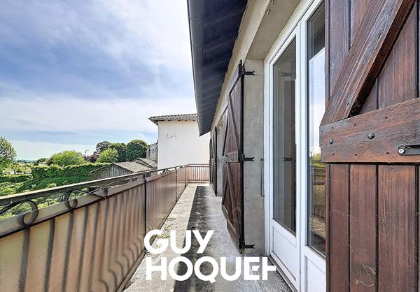 Immeuble avec Appartement type 4 + Atelier 178 m² + Garages et terrain de 330 m² environ - 71570 ROMANECHE-THORINS