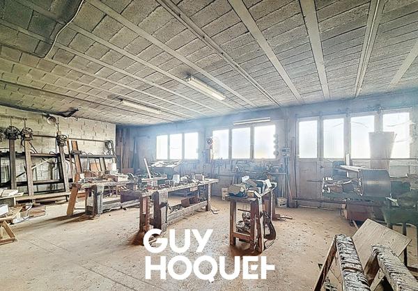 Immeuble avec Appartement type 4 + Atelier 178 m² + Garages et terrain de 330 m² environ - 71570 ROMANECHE-THORINS