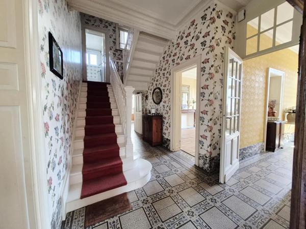 Maison à vendre 12 pièces 315m² Aire-sur-la-Lys (62120)