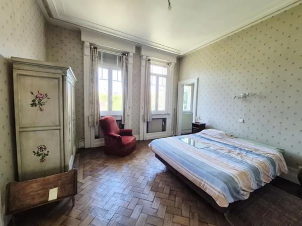 Maison à vendre 12 pièces 315m² Aire-sur-la-Lys (62120)