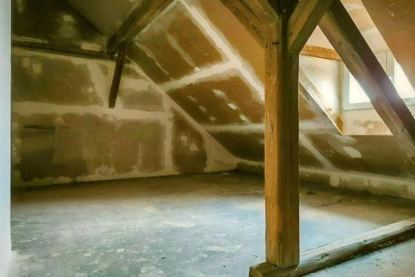 Maison mitoyenne à rénover à Nilvange – Un projet plein de potentiel