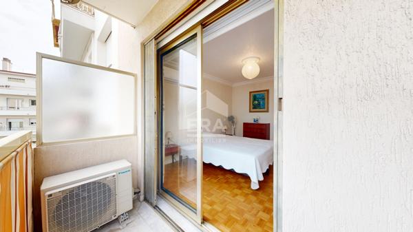 NICE - FLEURS : JOLI 2 PIÈCES TRAVERSANT AVEC UNE BELLE TERRASSE ET BALCON