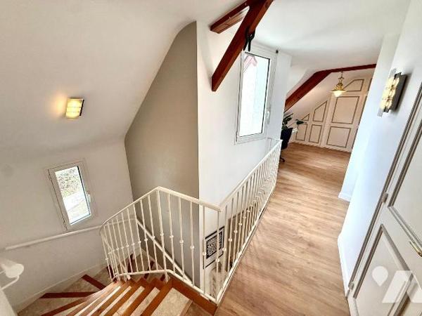 Exclusivité / Propriété de charme en bord de rance : Nichée au coeur d'un environnement rare et...