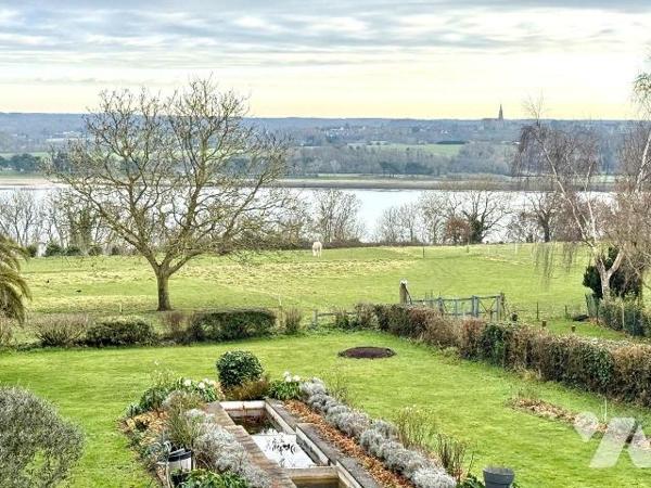 Exclusivité / Propriété de charme en bord de rance : Nichée au coeur d'un environnement rare et...