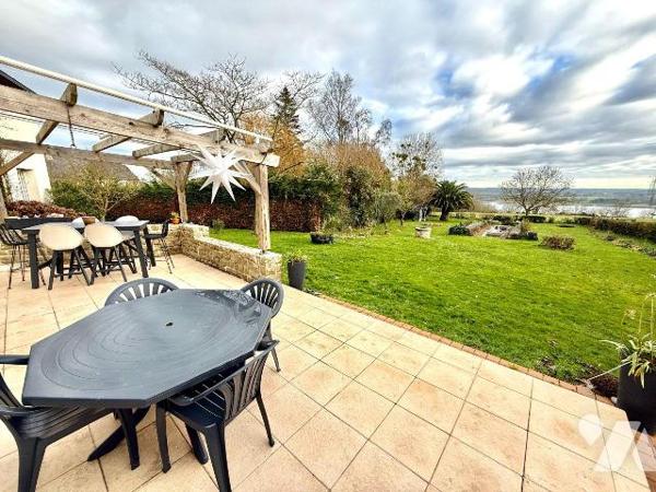 Exclusivité / Propriété de charme en bord de rance : Nichée au coeur d'un environnement rare et...