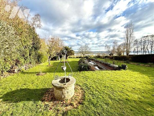 Exclusivité / Propriété de charme en bord de rance : Nichée au coeur d'un environnement rare et...