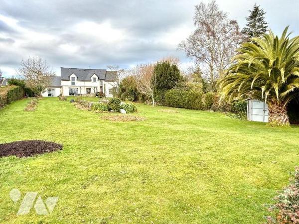 Exclusivité / Propriété de charme en bord de rance : Nichée au coeur d'un environnement rare et...