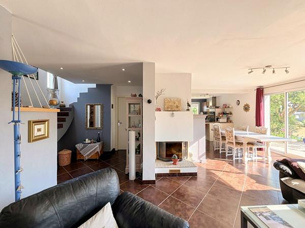 Maison 4 chambres, vie de plain pied, garage et jardin - 126m² - Inzinzac-Lochrist